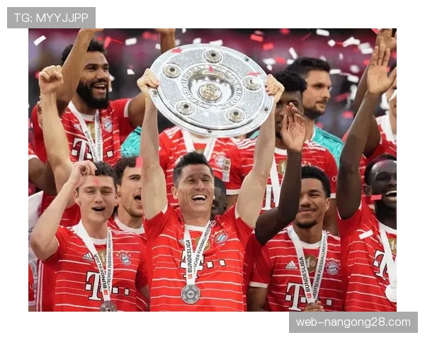 拜仁5-0大胜副班长,赛后分析指出对手防线体系完全崩溃。 拜仁5-0大胜副班长,赛后分析指出对手防线体系完全崩溃。